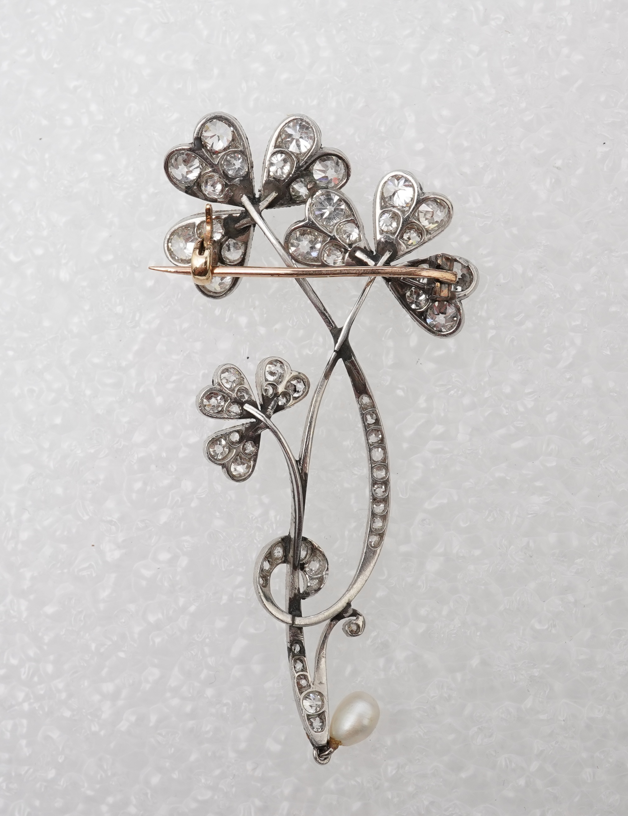 A fine Art Nouveau diamond brooch, circa 1910